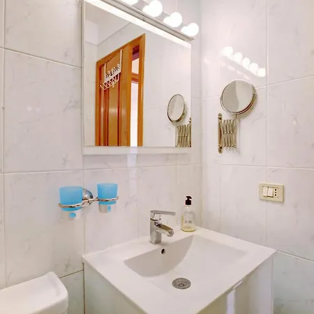 House With Pool In The South Of Tenerife 度假居 *