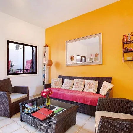 House With Pool In The South Of Tenerife 度假居 Chayofa